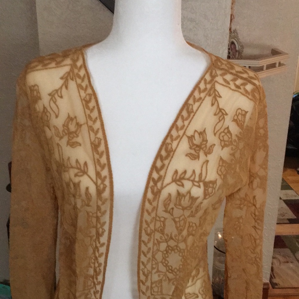 Lace open cardigan.